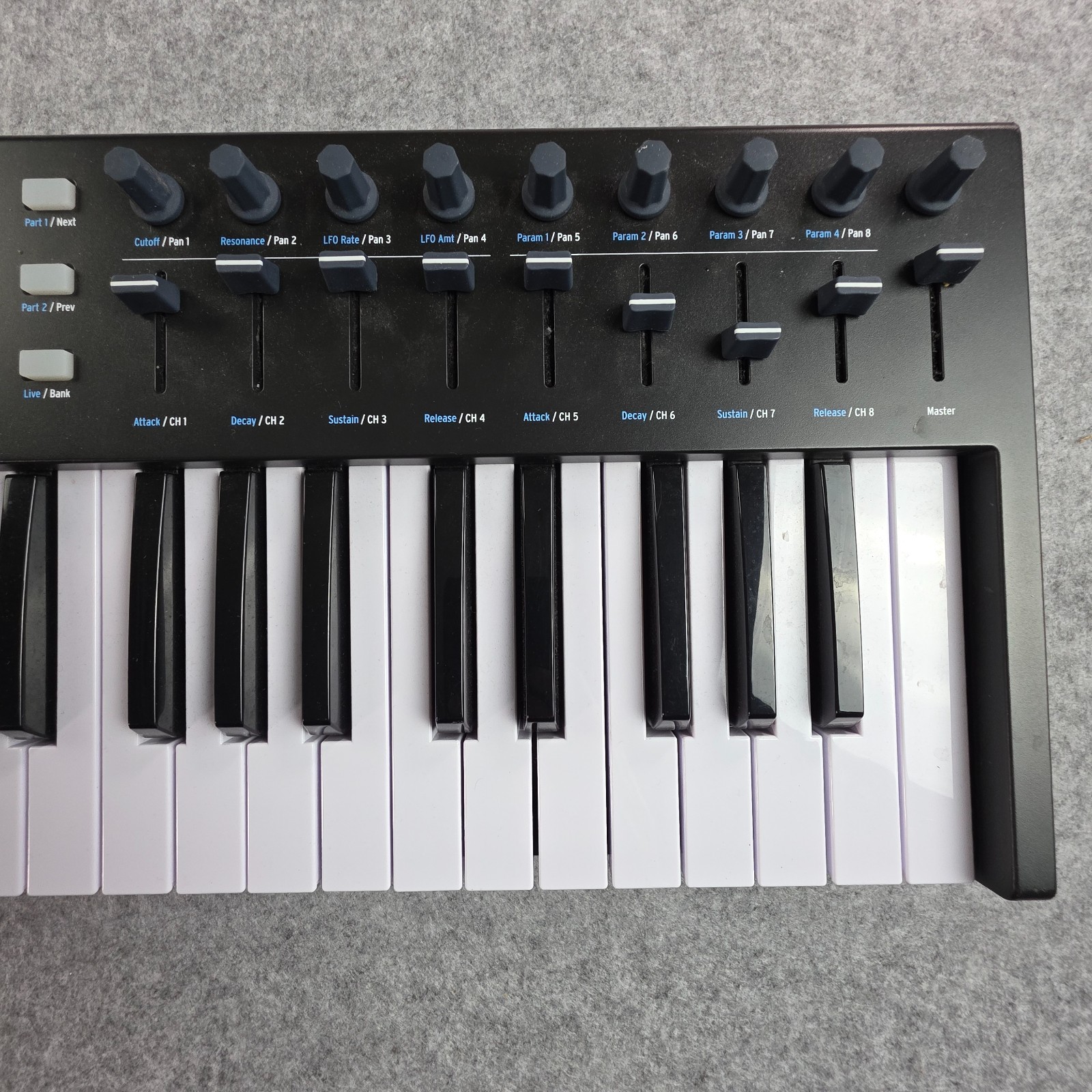 Arturia KeyLab Essential 49 MIDI Keyboard Controller, 49 Synth Keys, USB/MIDI O…