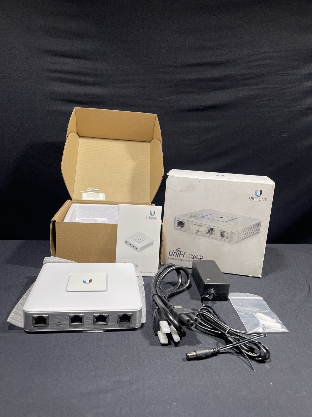 Ubiquiti UniFi Security Gateway Gigabit Router (USG)