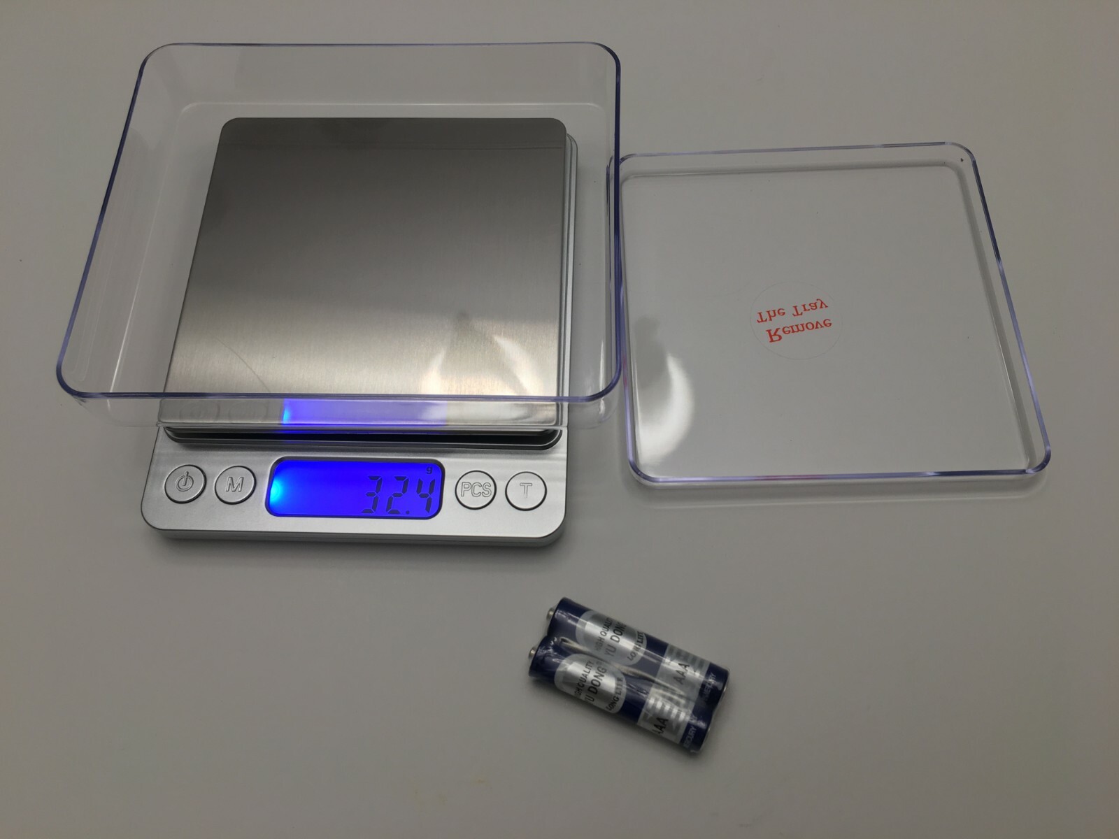 3 Kg (6.6lb) scale with .1g (.0035oz) accuracy