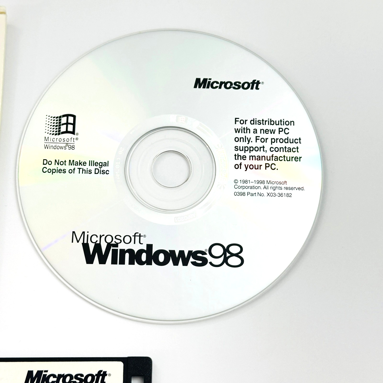 Microsoft Windows 98 First Edition CD-ROM Operating System Perfect DIsc TESTED