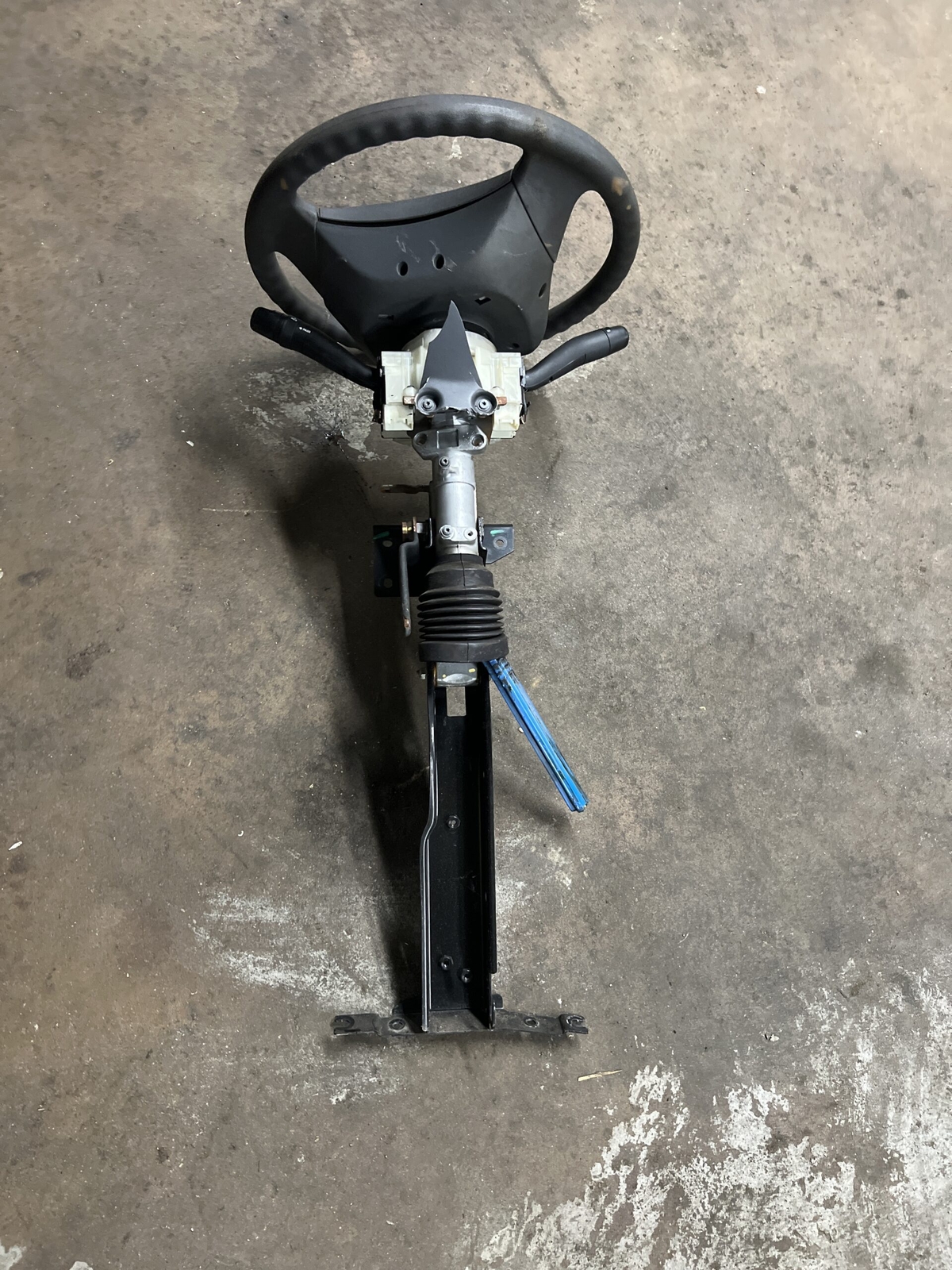 Steering Column w/ Wheel & Combination Switch ISUZU NPR OEM 3811502880. Burns...