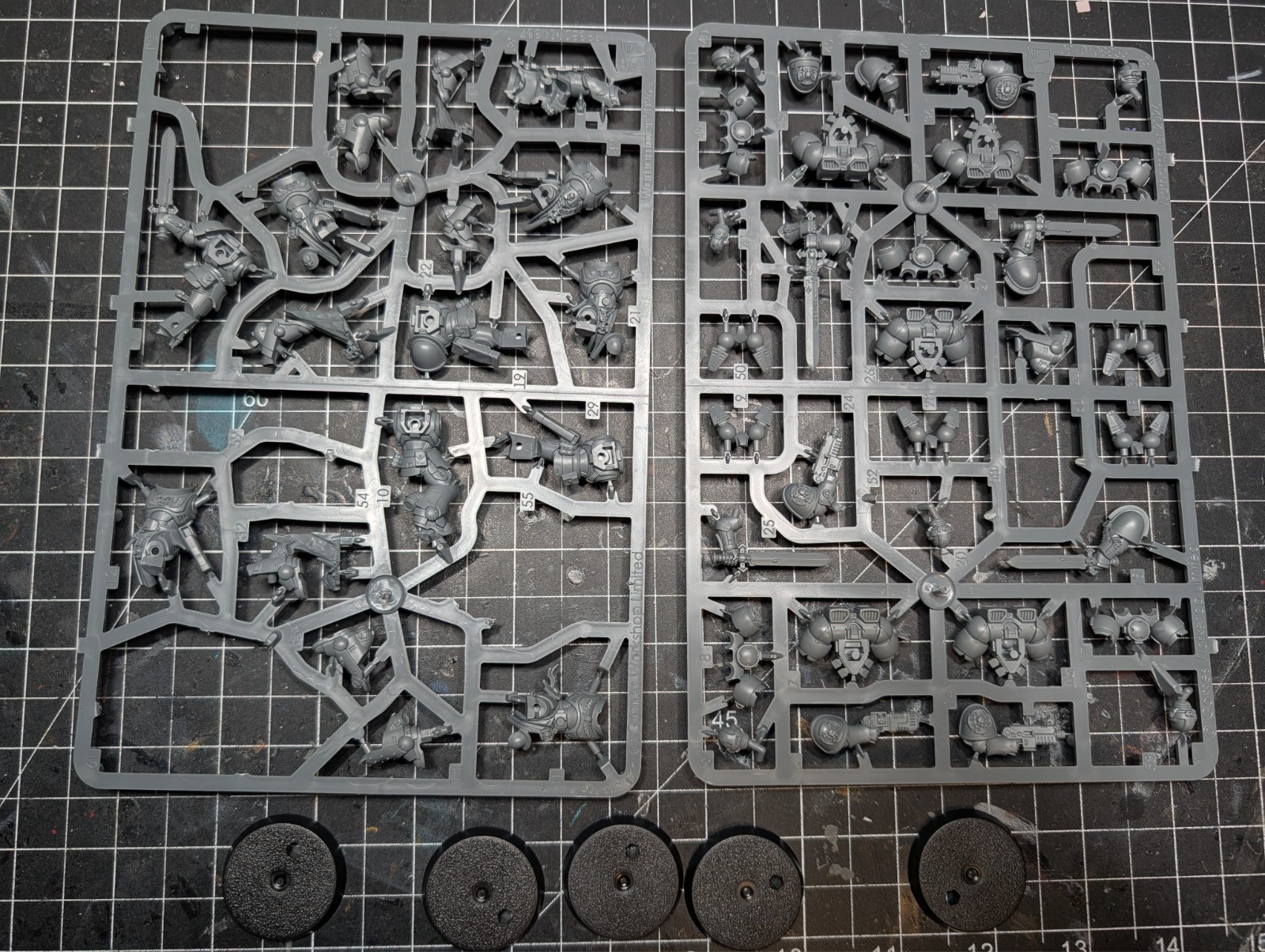 Warhammer 40K - Space Marines - Armageddon - Vanguard Veteran Squad