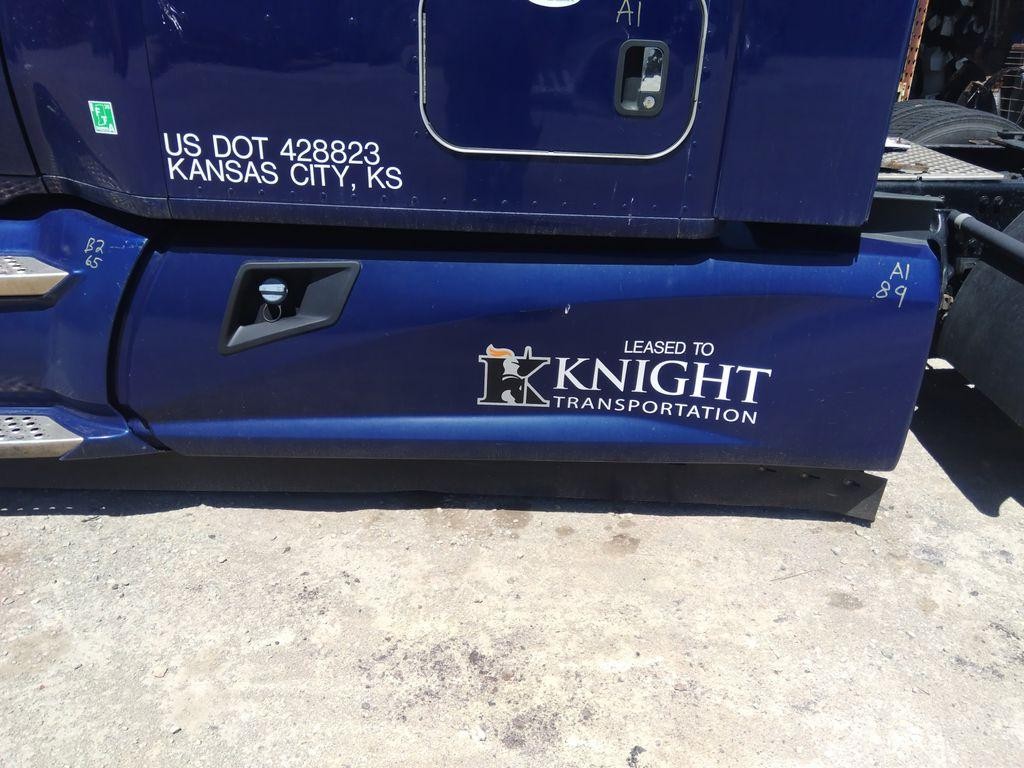 For 2020 KENWORTH T680 SIDE FAIRING Left ,  MN