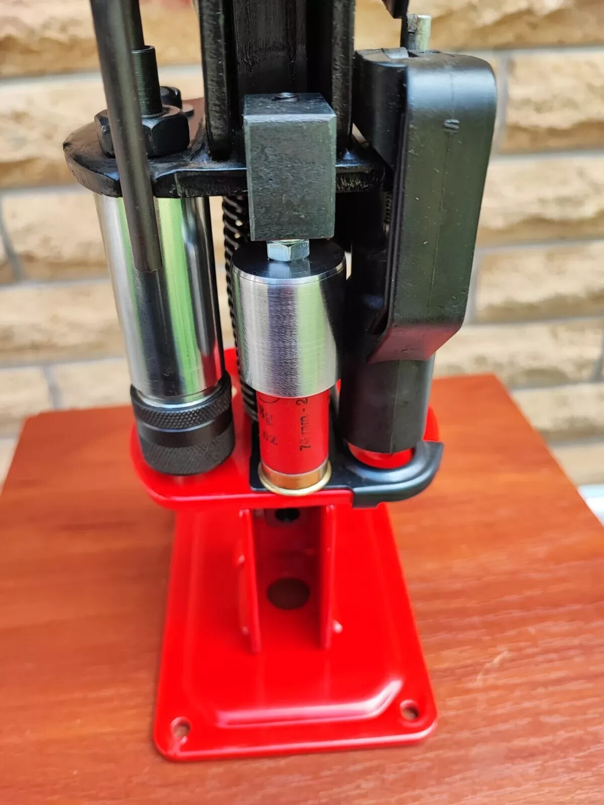 Intermediate shaping tool steel with bolt