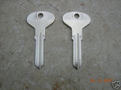 KEY BLANKS VW VOLKSWAGEN VANAGON TRANSPORTER 80 - 92,  X110, V33 PAIR