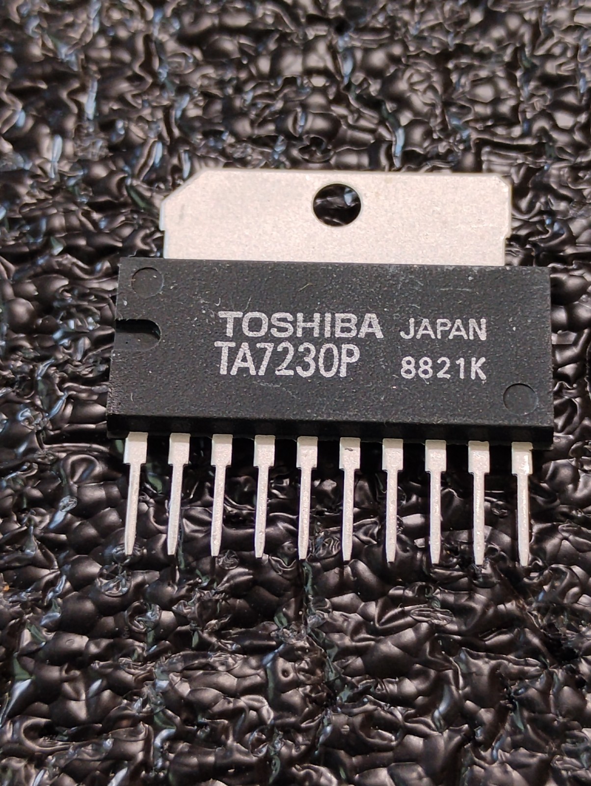Toshiba TA7230P Dual Channel Audio IC