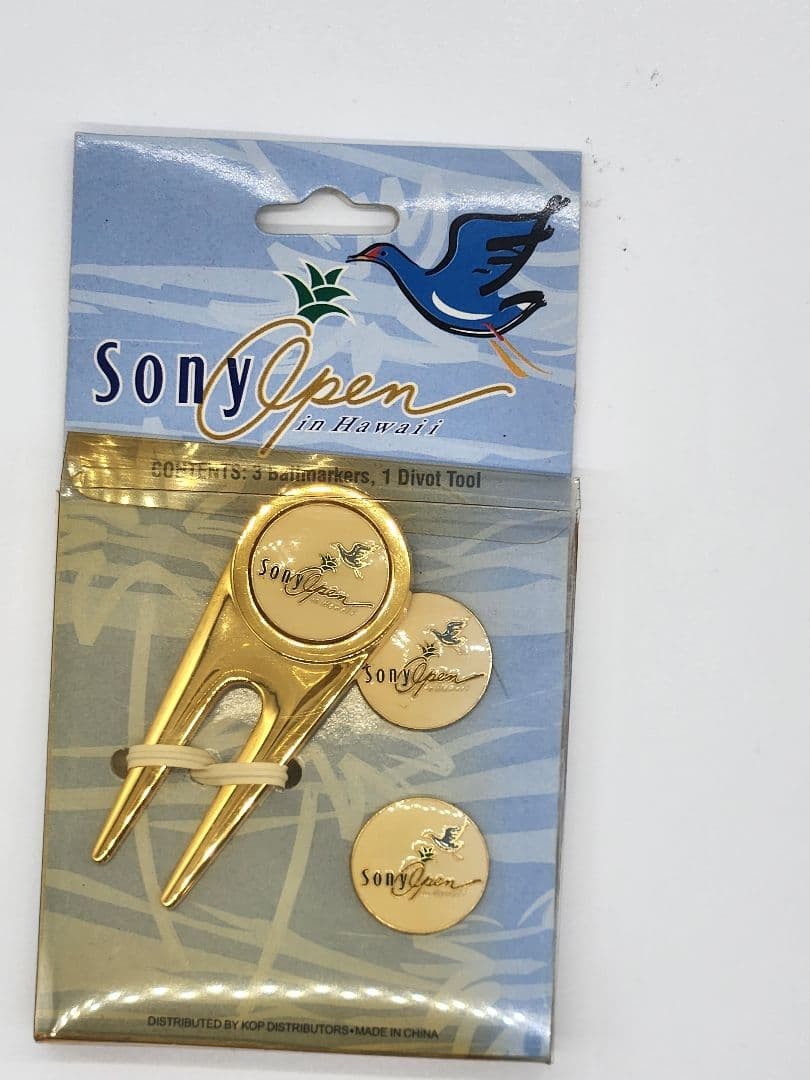 Sony Open Hawaii Golf Set Green Fork & 3 Ball Markers Used