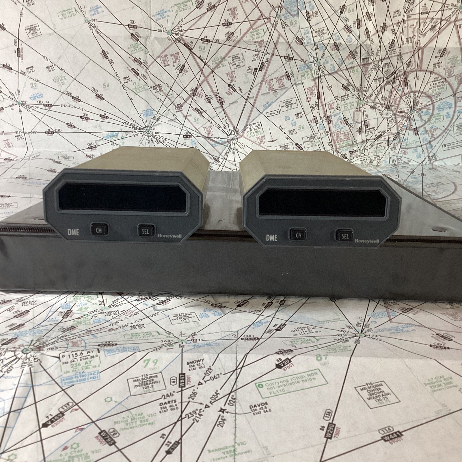 Honeywell DME Indicator P/N 7513006--911