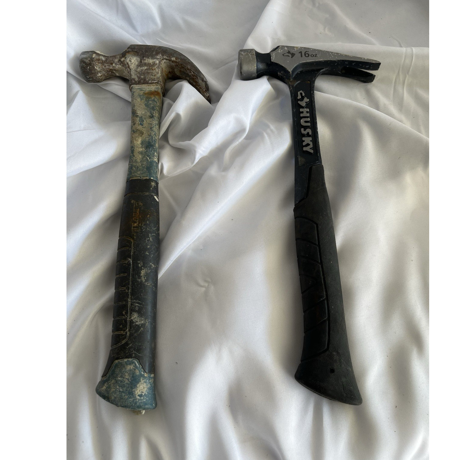 Husky Claw Hammer Lot, Steel Head, Fiberglass/Rubber Handles, 2pc, 1004655426