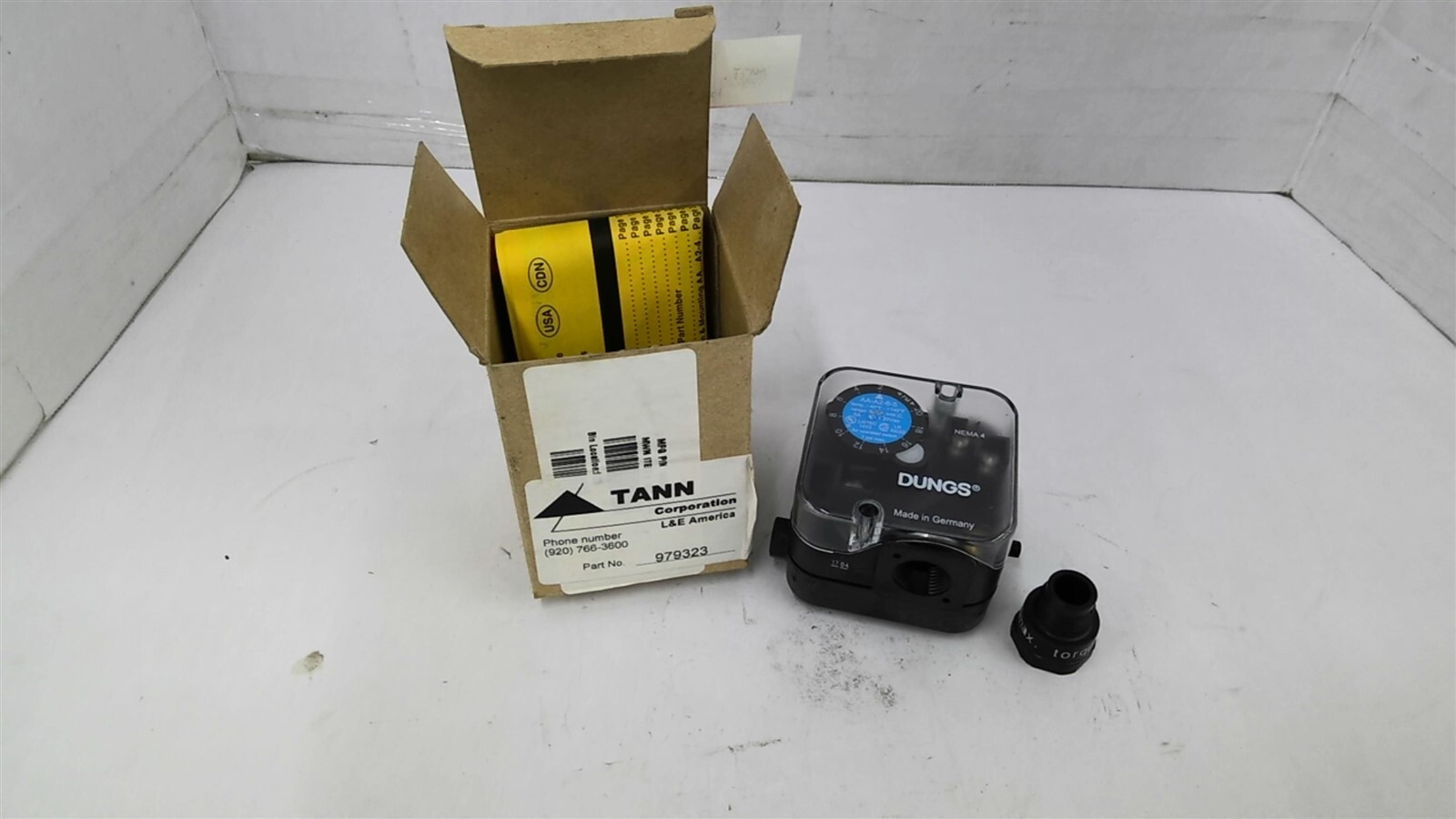 Dungs 979323 Gas Pressure Controller 120 Vac 5 Amp