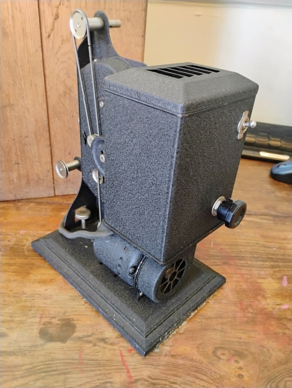 Kodascope Eight Model 40 8mm Silent Film Projector Testes Working