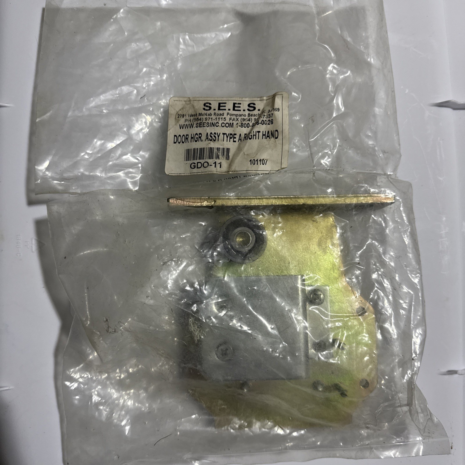 Elevator Right Hand Door Hanger Assembly, Type A (GDO-11)