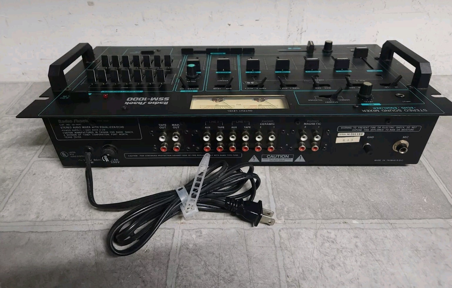 RADIOSHACK SSM-1000 Stereo Sound Mixer Echo Equalizer