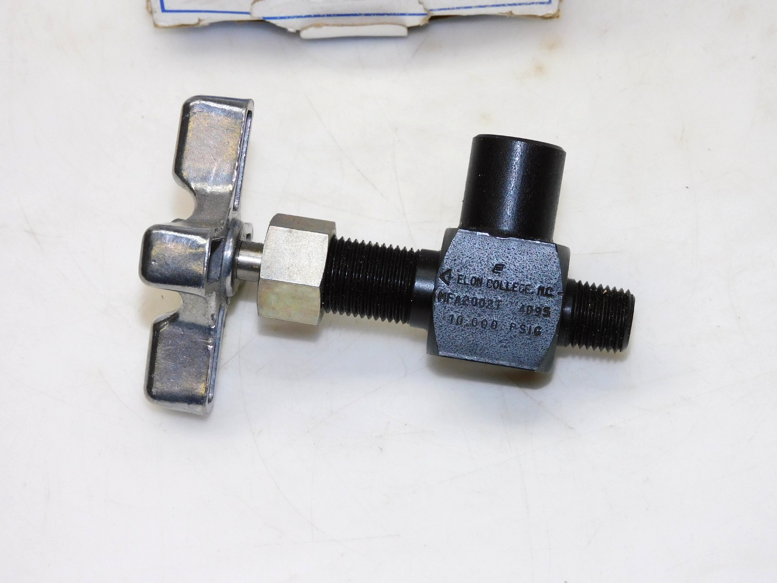 Ecii MFA2002T Right Angle Needle Valve 1/4" npt