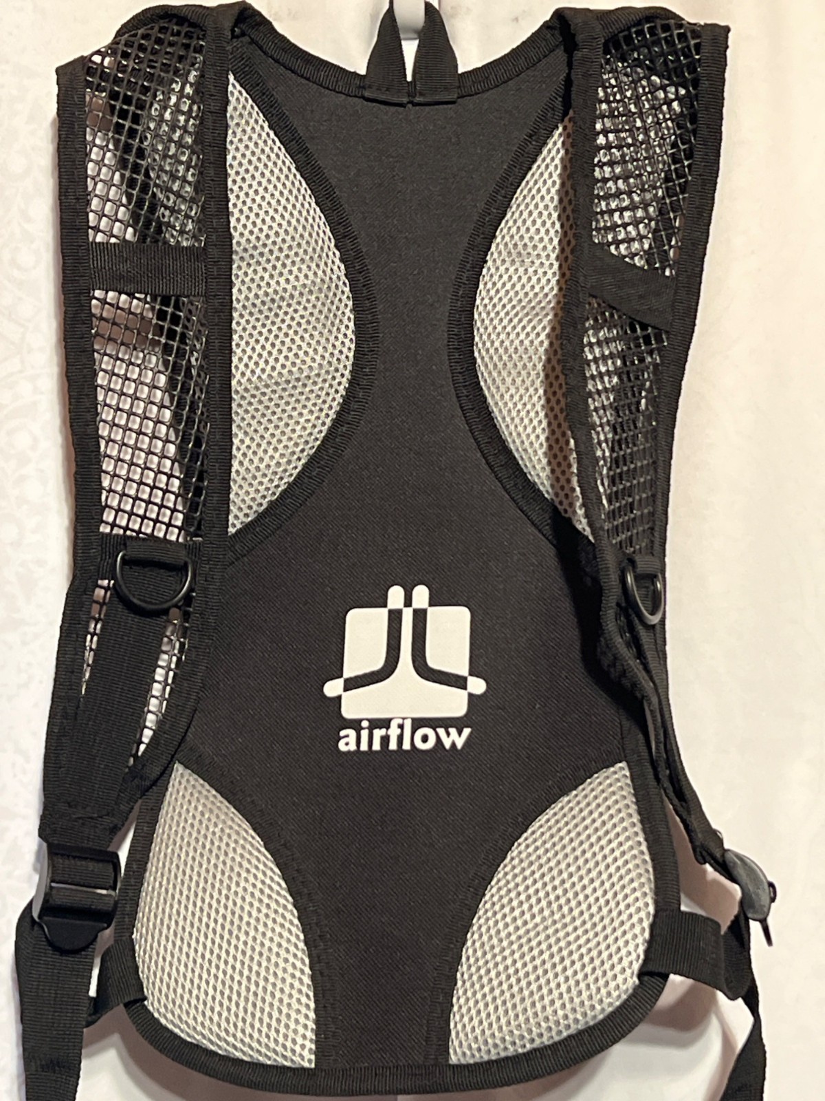 Nanfeng Hydration Backpack Airflow Design Mesh Panels & Adjustable Straps Black