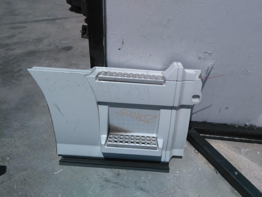 For 2016 VOLVO VNL SIDE FAIRING Right ,  CO