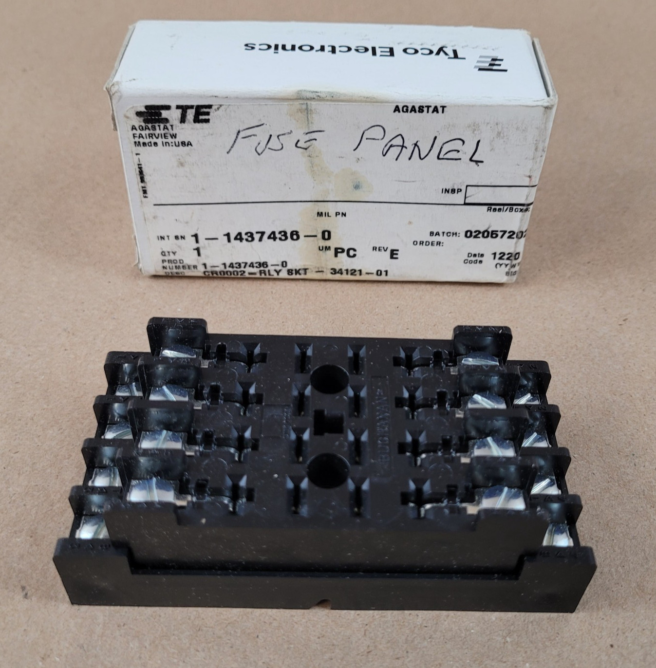 New TE CONNECTIVITY CR0002 / CR0002 1-1437436-0 (NEW IN BOX)