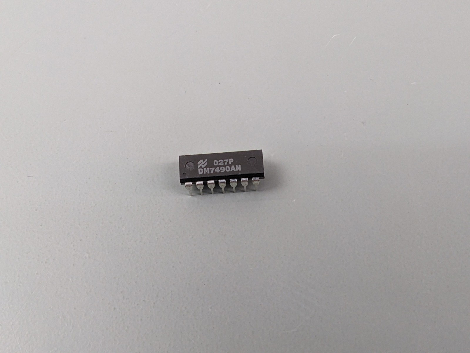 (4) DM7490 Decade Counter ICs, div by 2, by 5
