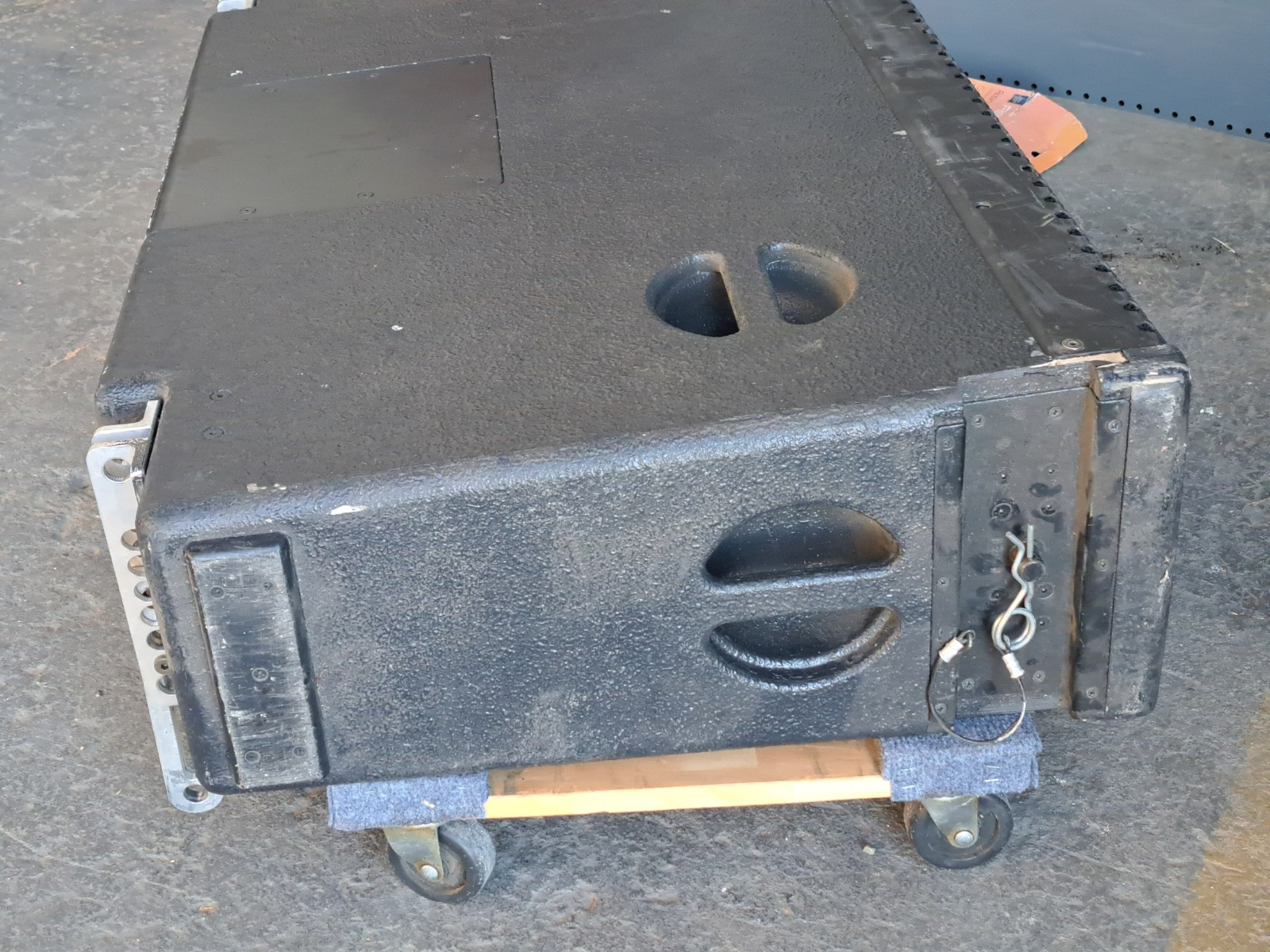 Adamson Y10 3Way Mid-Size Line Array Speaker UNLOADED