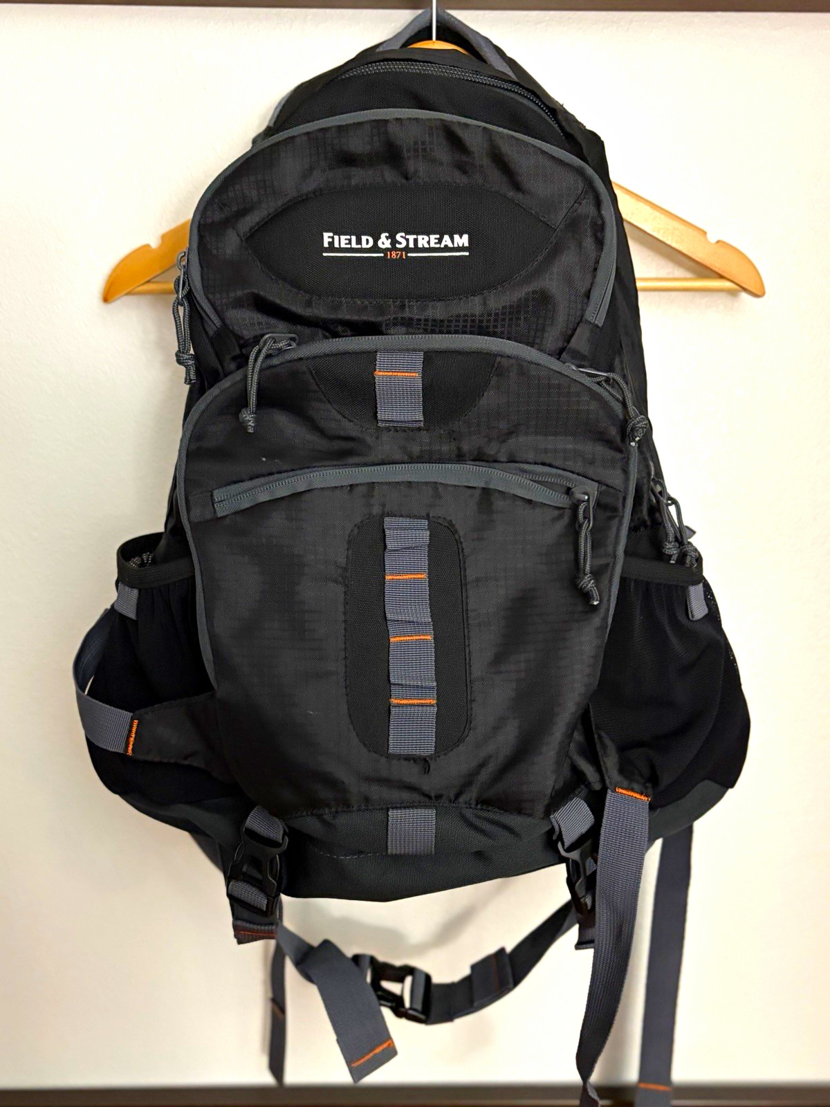 Field & Stream Hiking Backpack Black/Gray Zip Closure Padded Straps Logo