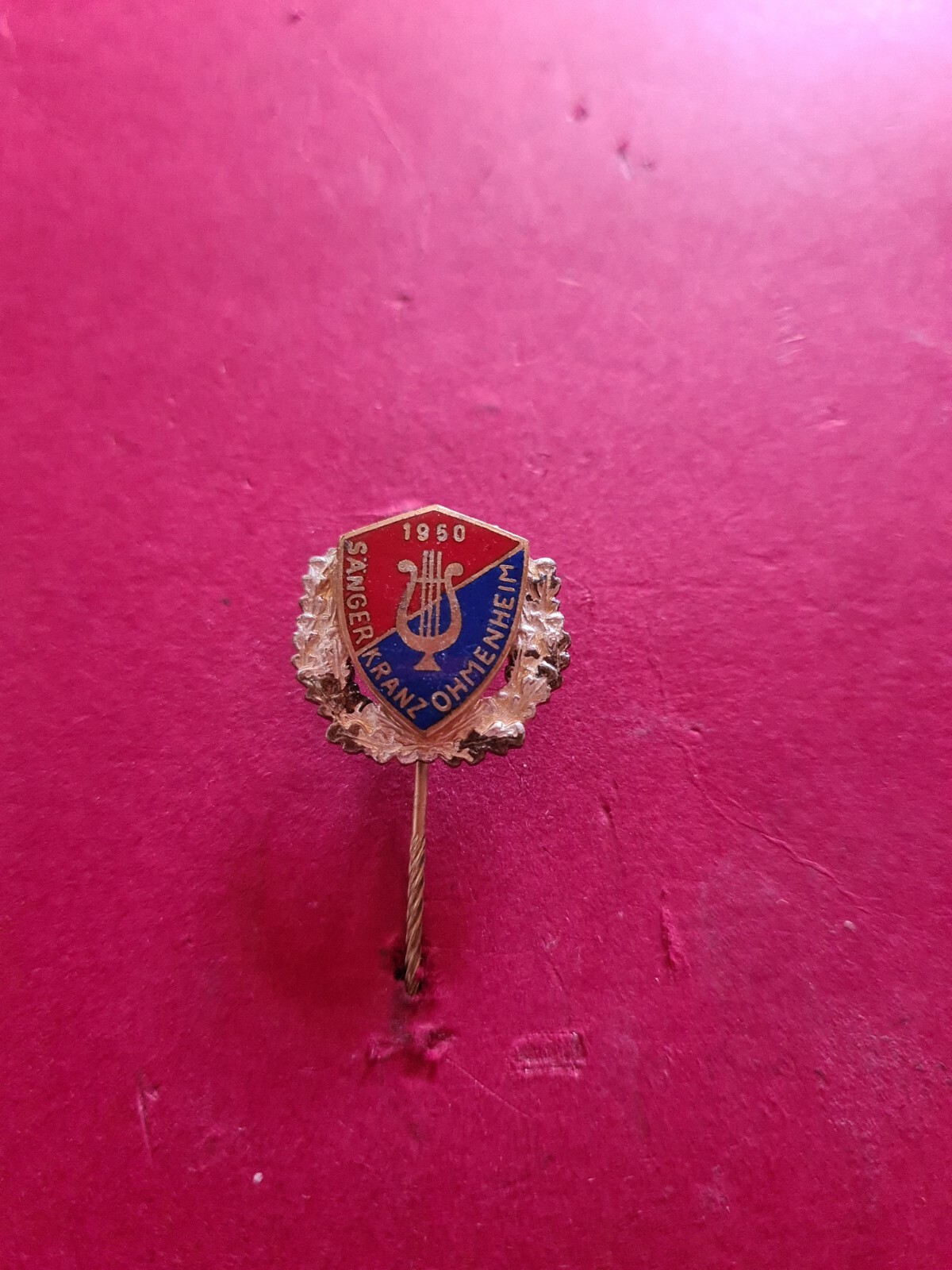 Vintage Pin Hatpin Hiking Pin Singer Wreath Ohmenheim 1950