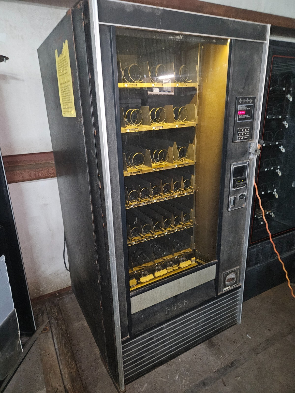 3x Rowe 4900 5900 JR Junior Snack Vending Machine Vending Machines, Powers Up