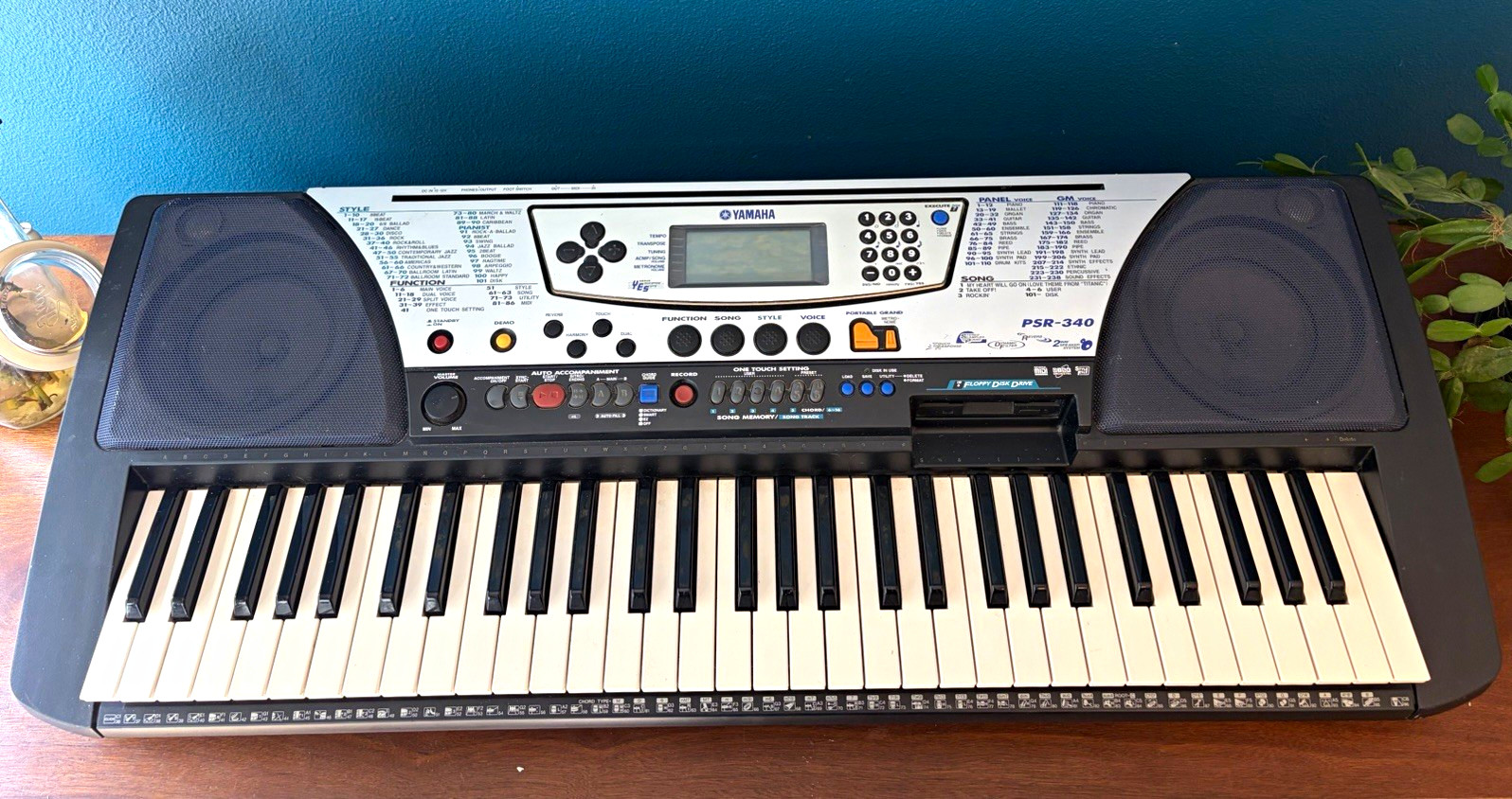 Yamaha PSR-340 Portatone 61-Key Keyboard Floppy Drive Speakers, Stand. Excellent