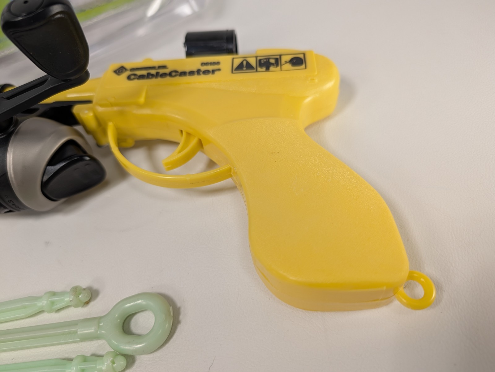 Greenlee 06186 CableCaster Wire Pulling Tool with 3 Glow-in-the-Dark Darts
