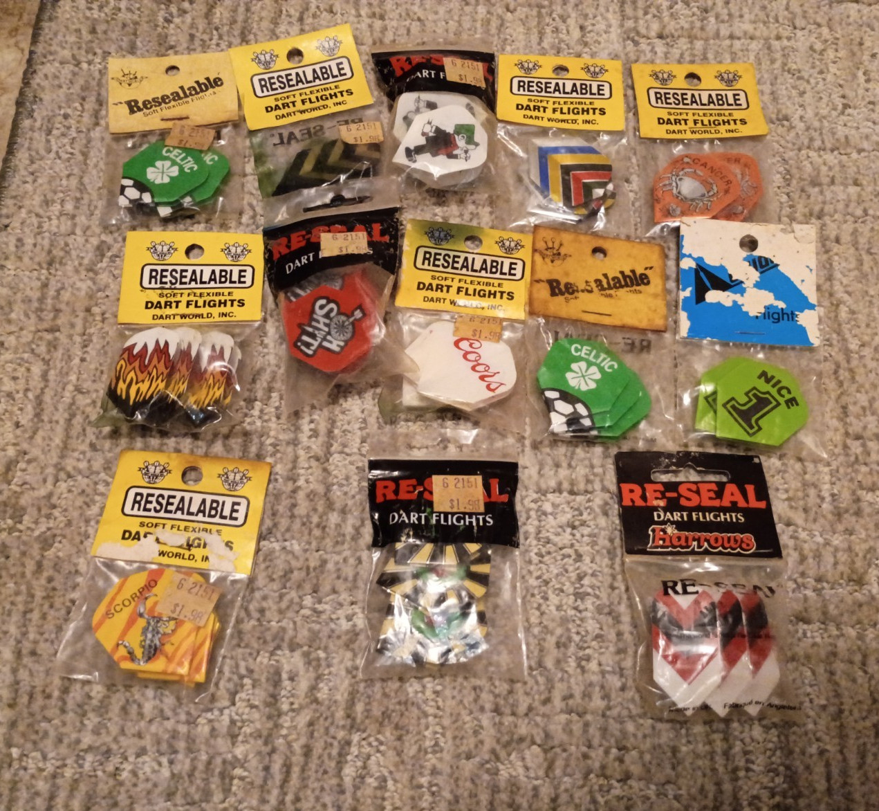 LOT VINTAGE RE-SEAL DART FLIGHTS new sealed variety dart world England Harrow's