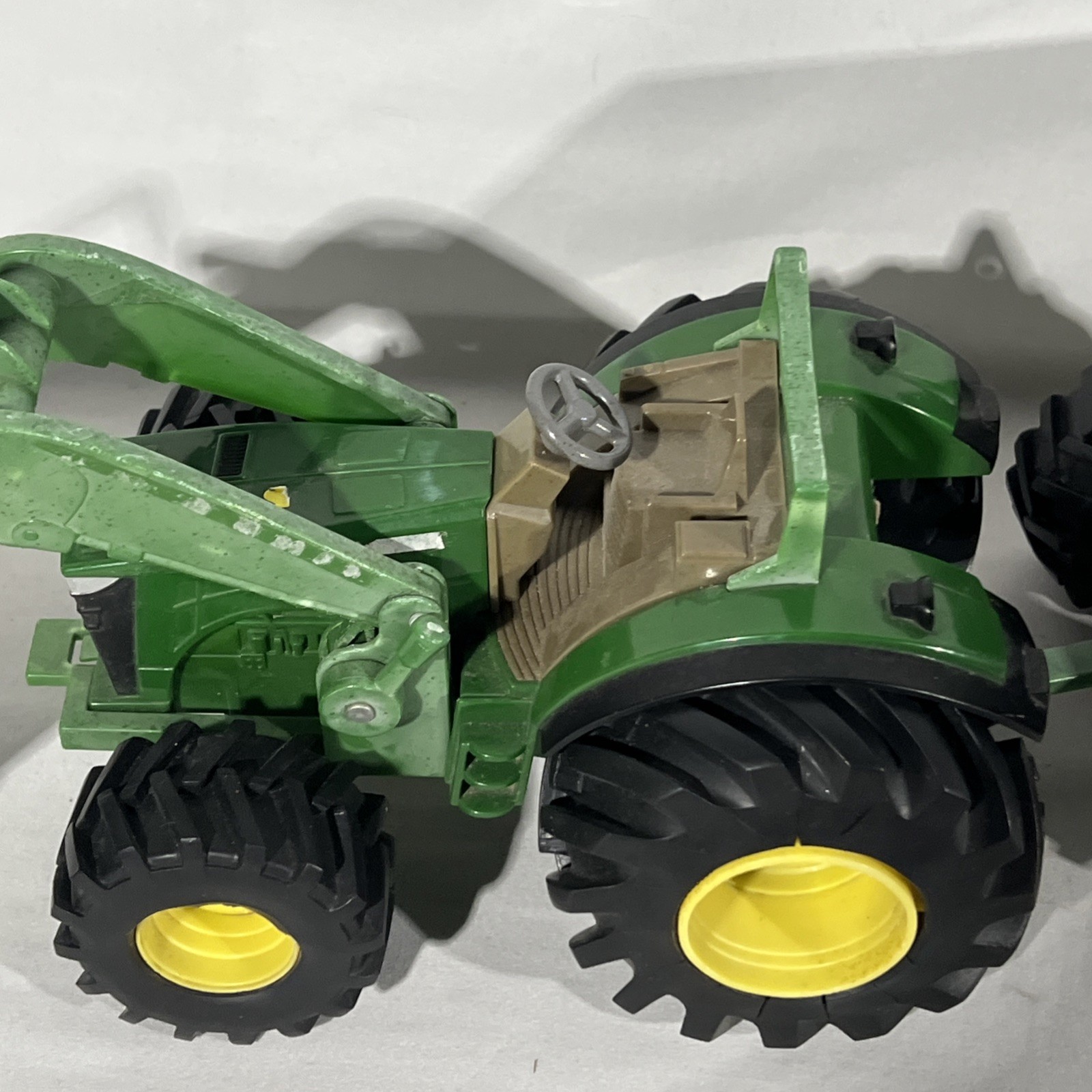 ERTL John Deere Green Tractor with Wagon