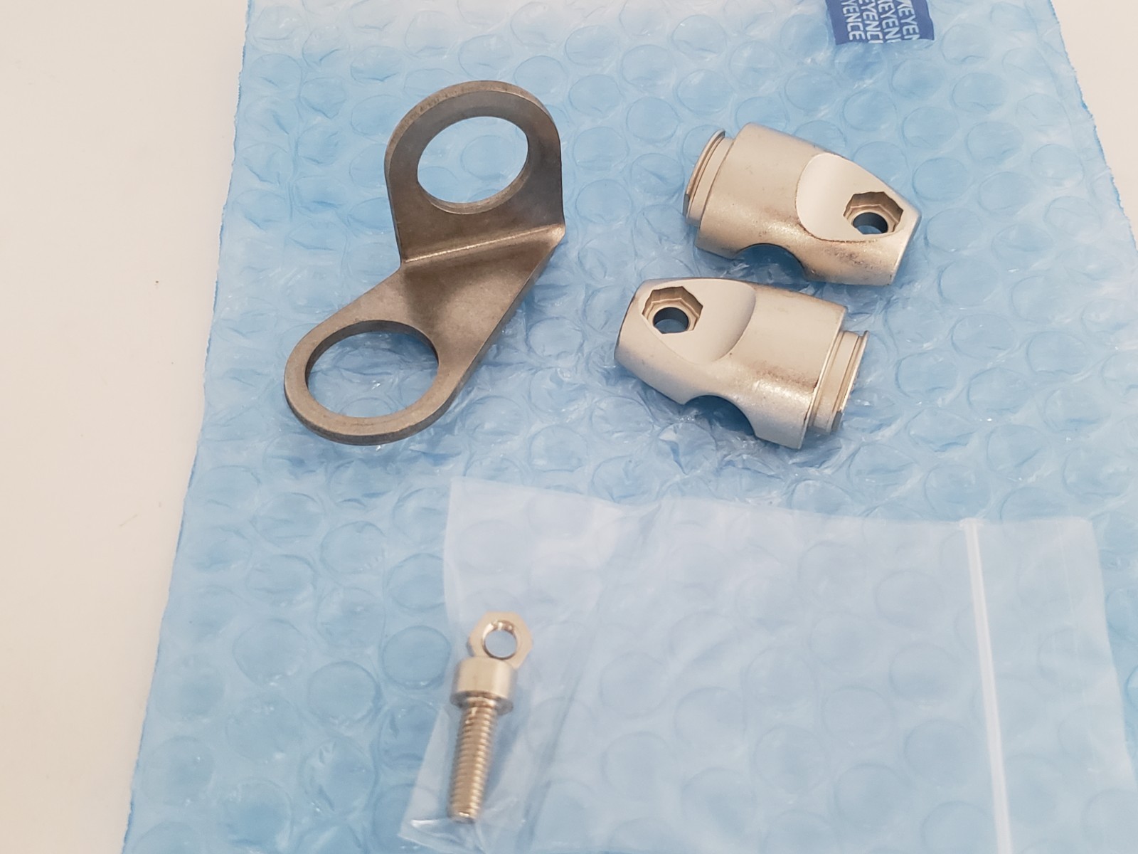 KEYENCE OP-87405 ADJUSTABLE MOUNTING BRACKET KIT NIB