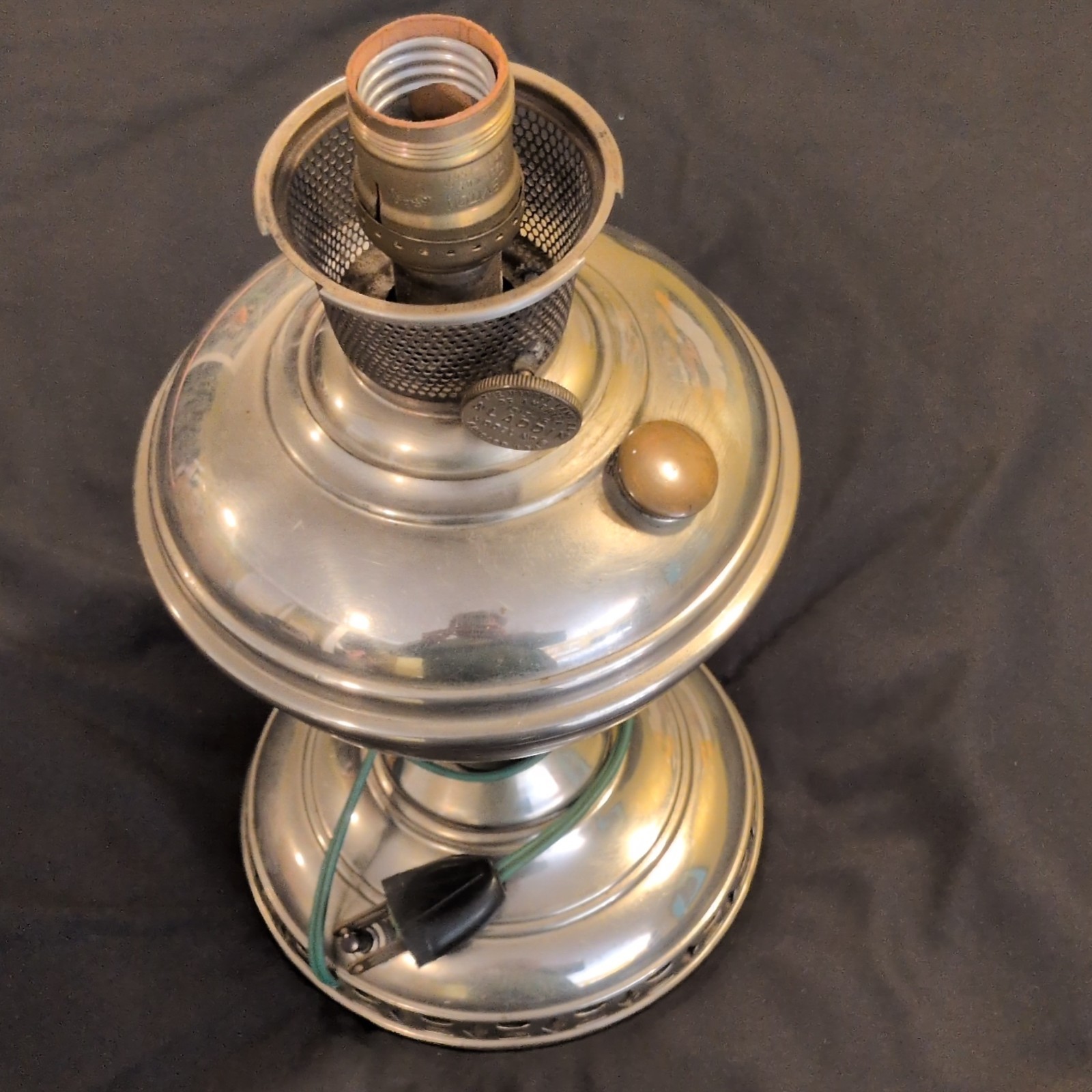 Aladdin Model 15 Electric Lamp Silver Metal The Mantle Lamp Co. of America