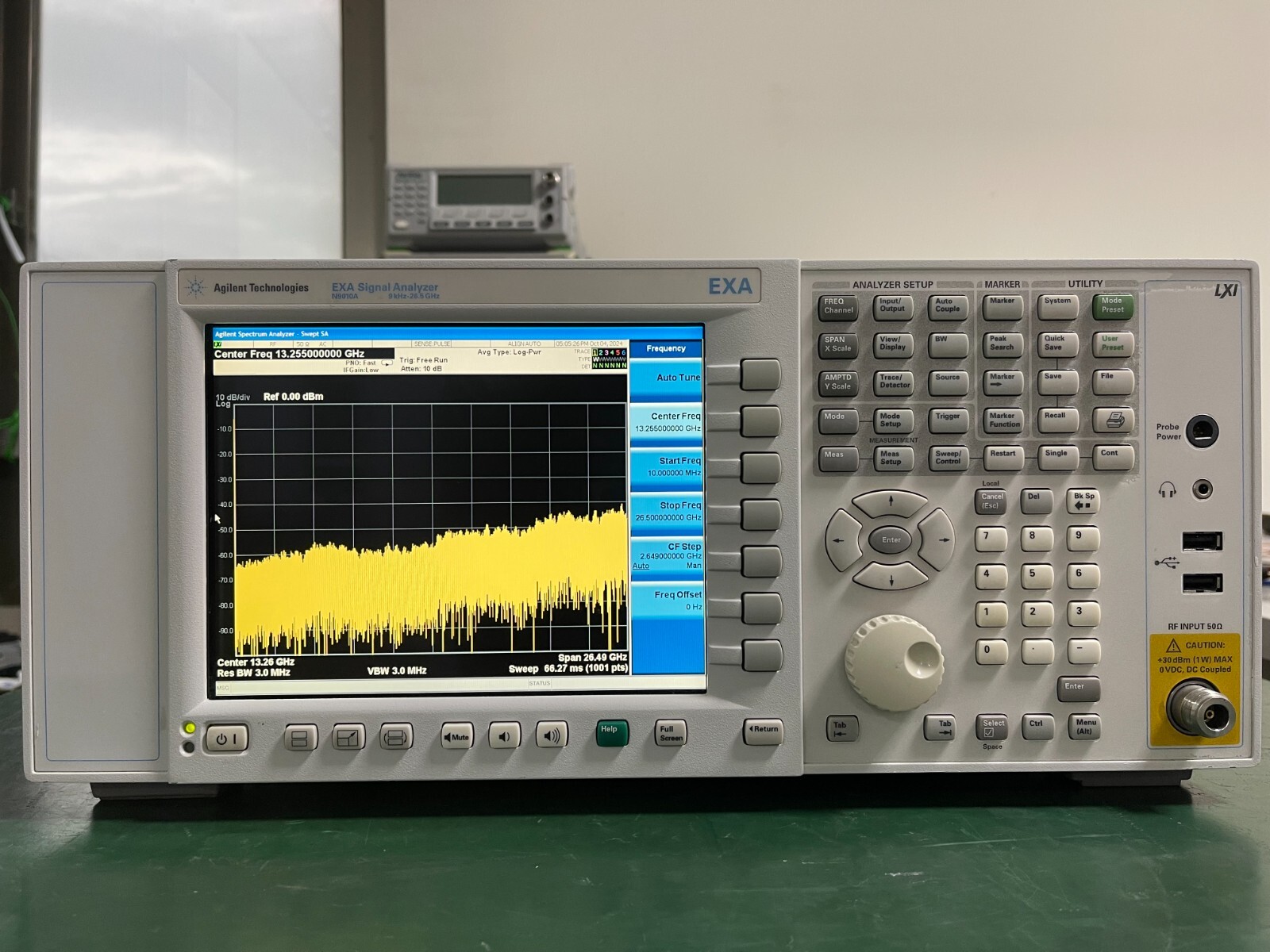 Agilent Keysight EXA N9010A 9KHz- 26.5GHz Spectrum Analyzer _0312