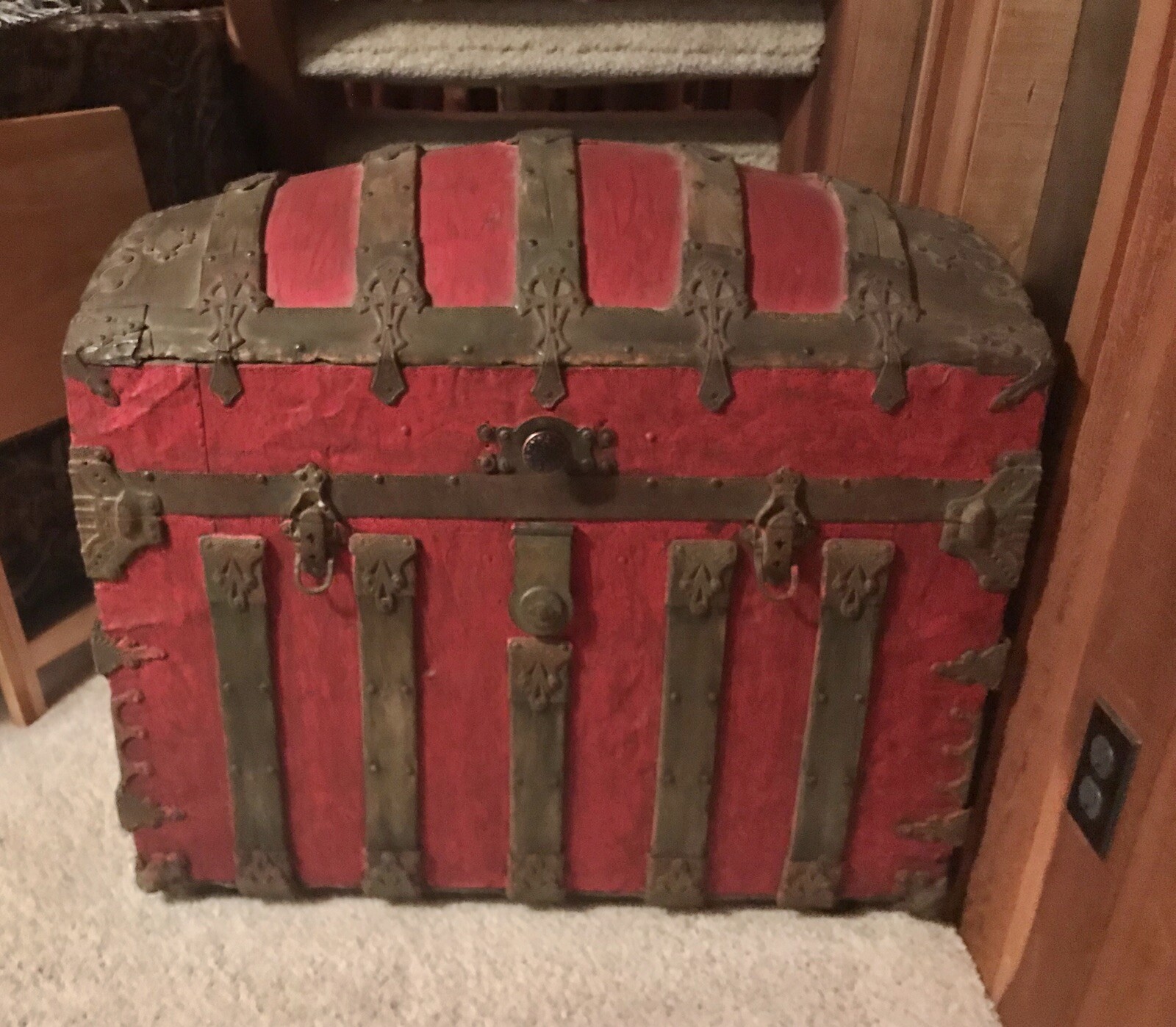 LOCAL PICKUP ONLY!!!  Custom TREASURE CHEST TRUNK STORAGE BOX  [32L x 21W x 30H