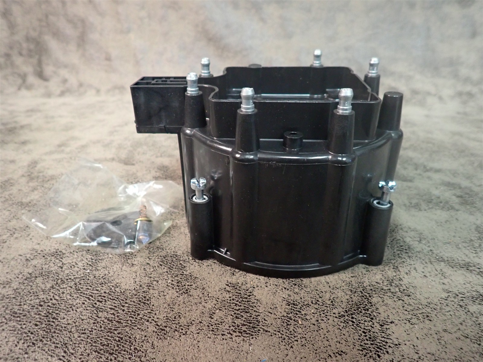 NEW WVE 5D1057 Distributor Cap (G145)