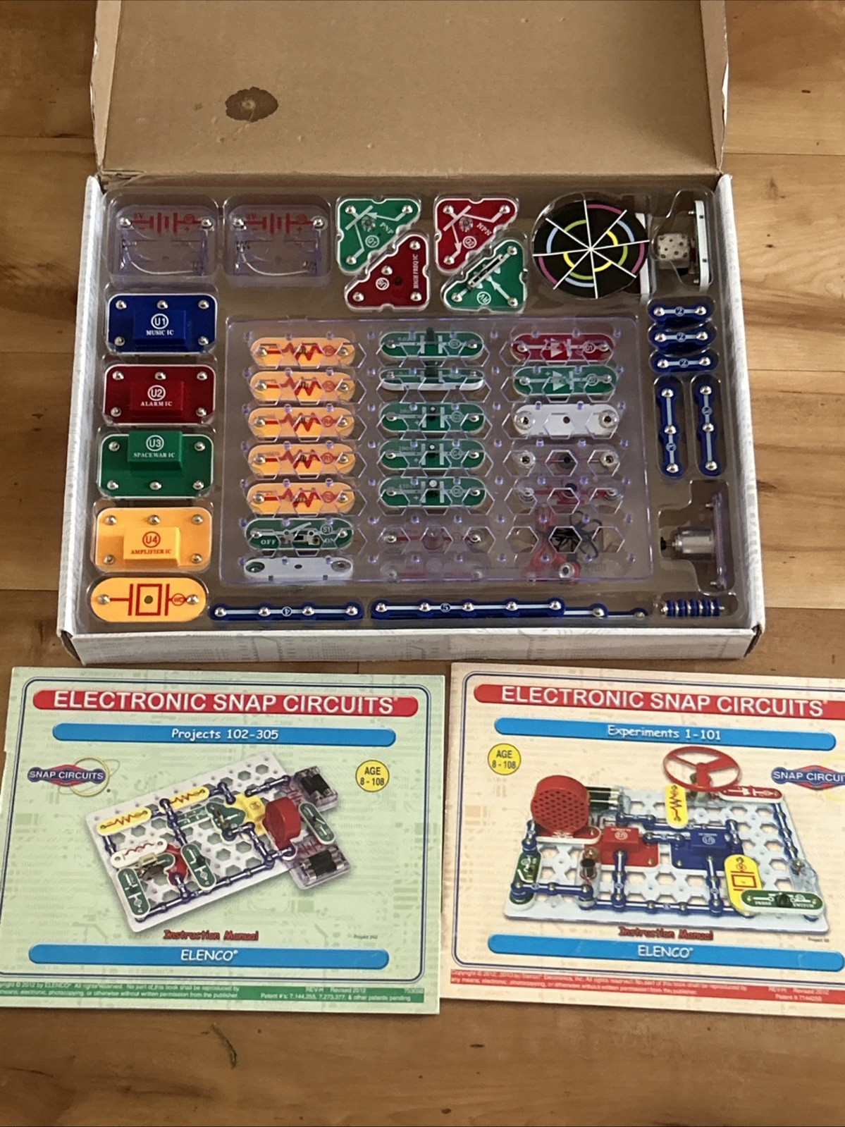 Elenco Electronic Snap Circuits Model SC-300 Project Kit Complete Great