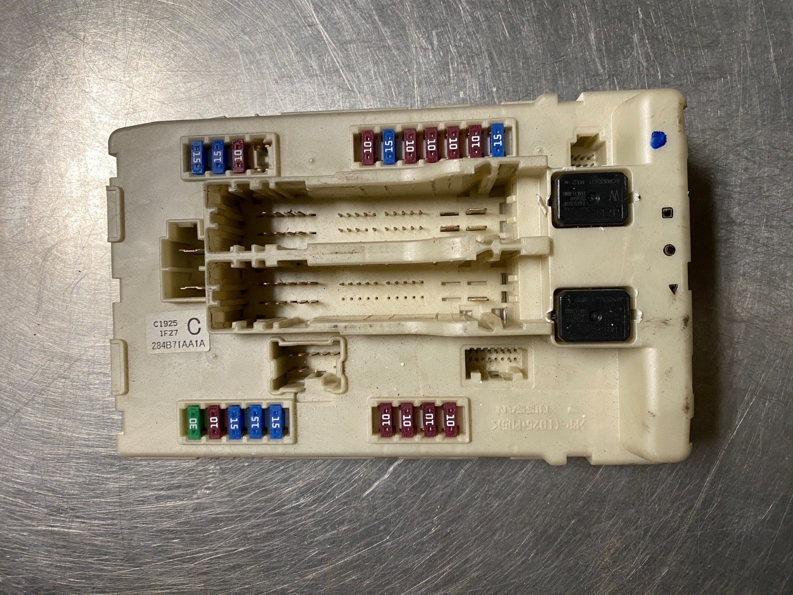 Nissan Altima Maxima 2.5L IPDM Engine Fuse Box 284B71AA1A