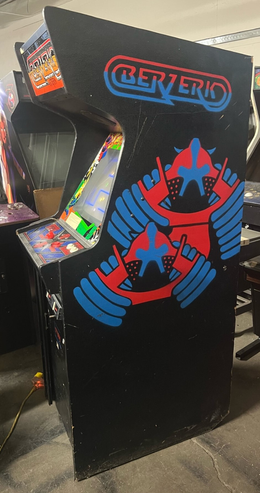 BERZERK ARCADE MACHINE by STERN 1980 (Excellent Condition) *RARE*