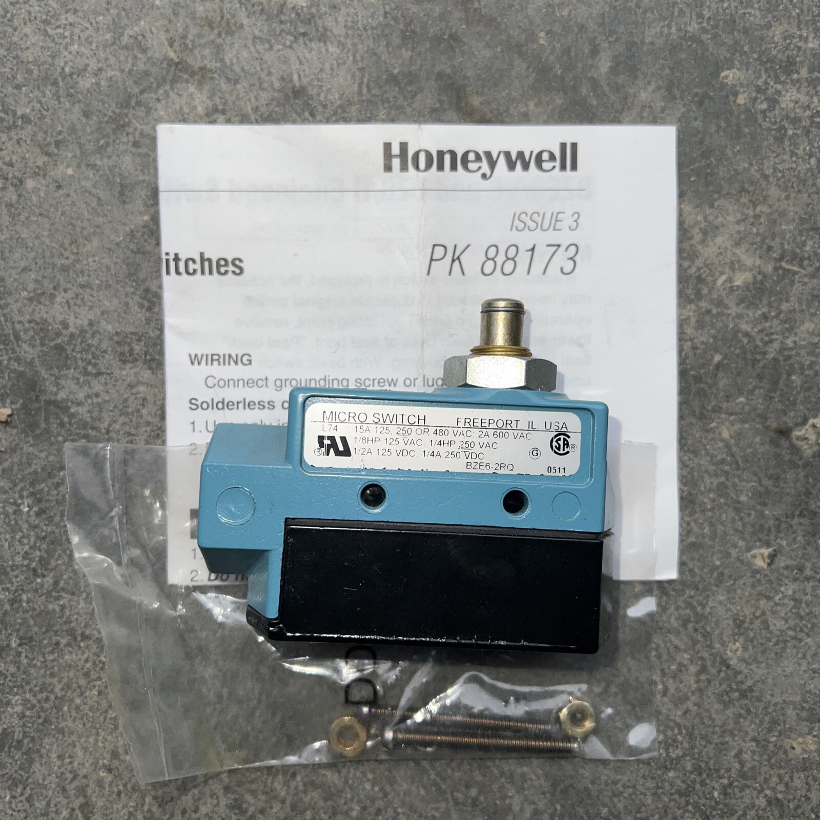 Honeywell BZE6-2RQ Micro Switch New No Box