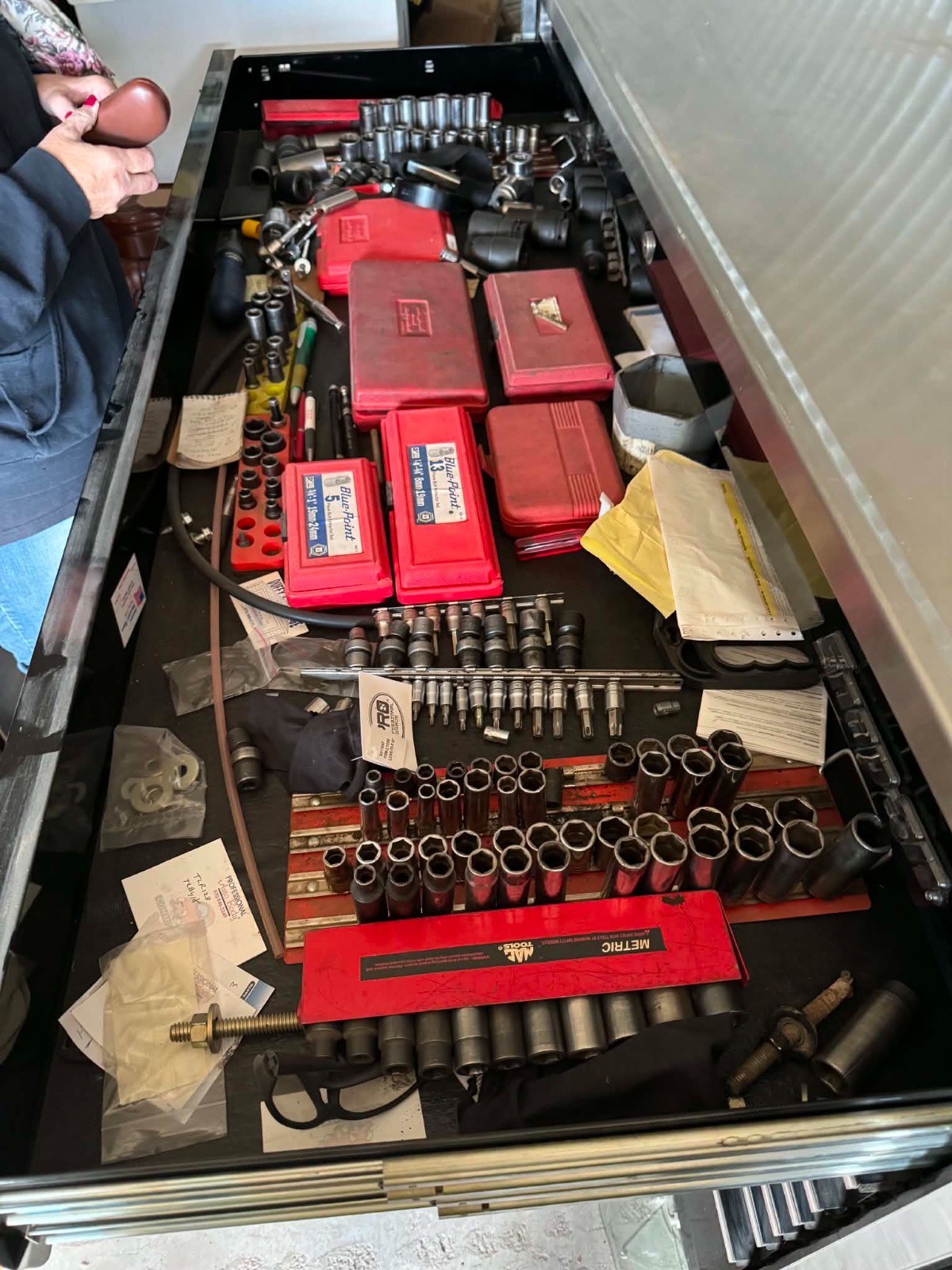 snap on tool box with tools.