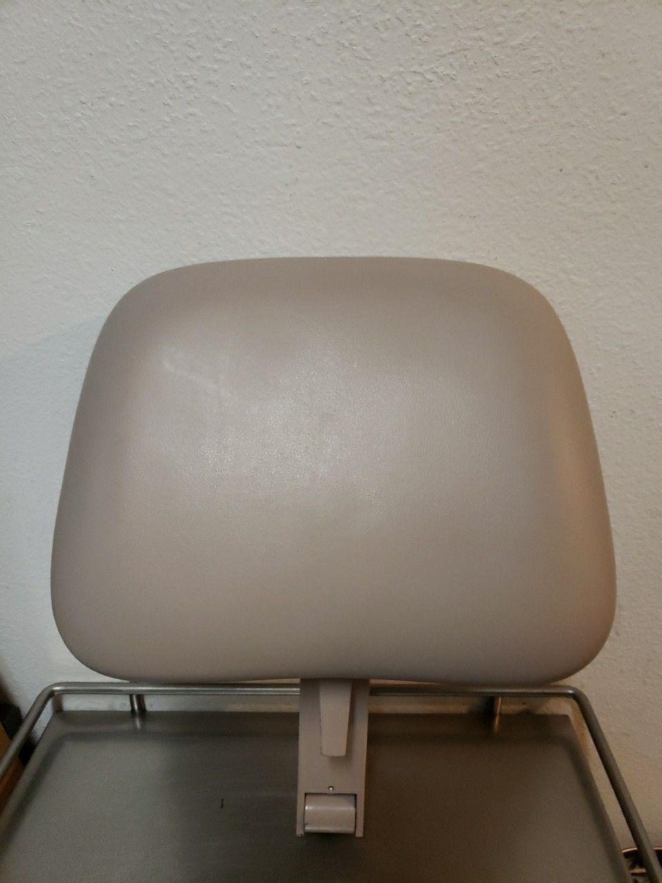 Headrest For A Midmark Chair 75L