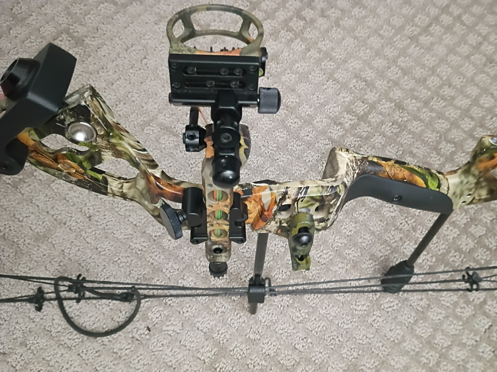 Predator Raptor Compund Bow Southland Archery Sight Tewax Biscuit Hunting