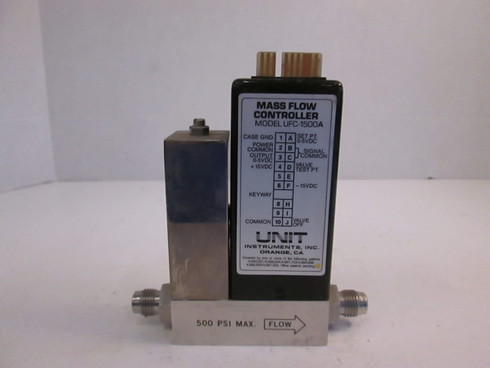 Unit UFC-1500A Mass Flow Controller, Gas-CCL3F, 1 SLM