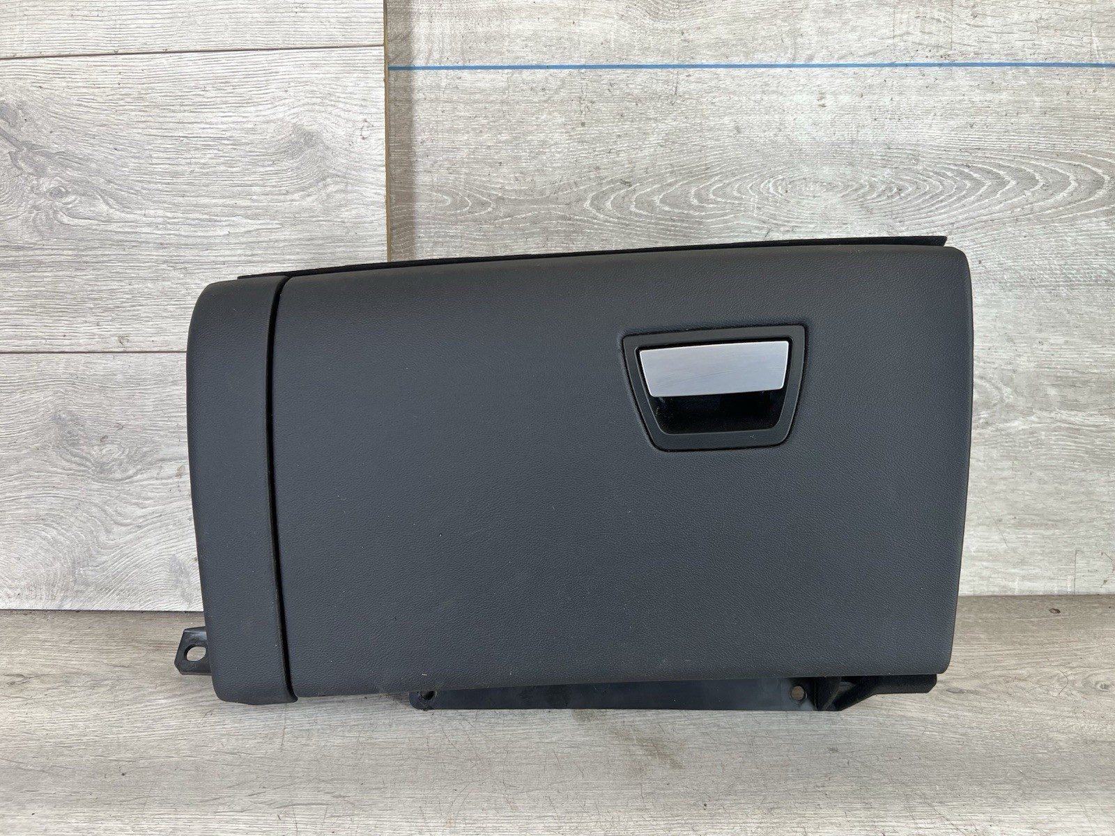 MASERATI GHIBLI M157 GLOVE BOX STORAGE COMPARTMENT 670017255  2013-2020