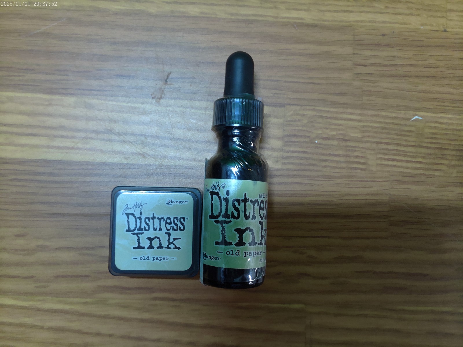 Tim Holtz Distress Ink Pad + Reinker Bundle - Old Paper.