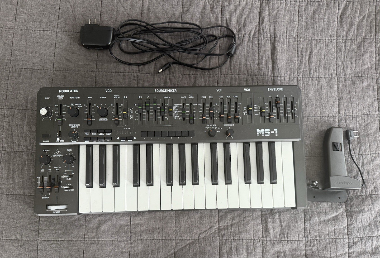 Behringer MS-1 32-Key Analog Keyboard Synthesizer