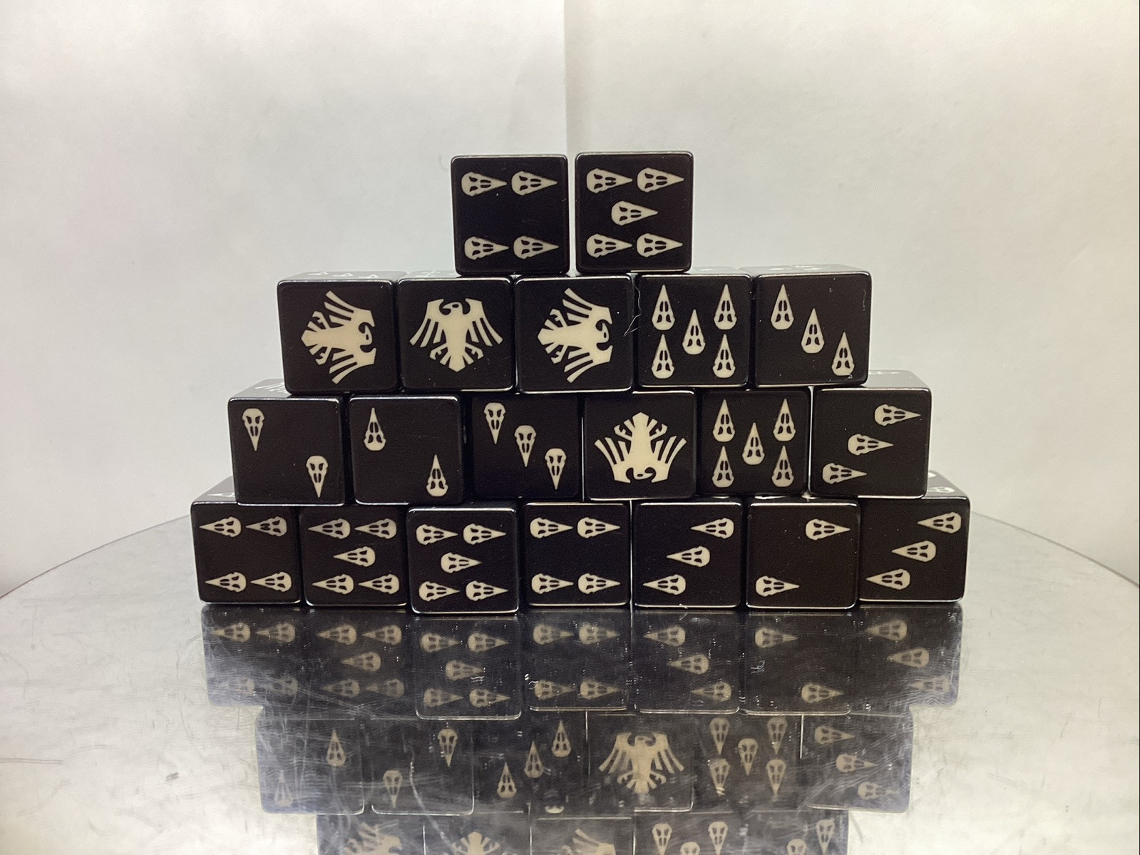 Warhammer 40K RAVEN GUARD DICE SET x20 d6 dice OOP CM21518