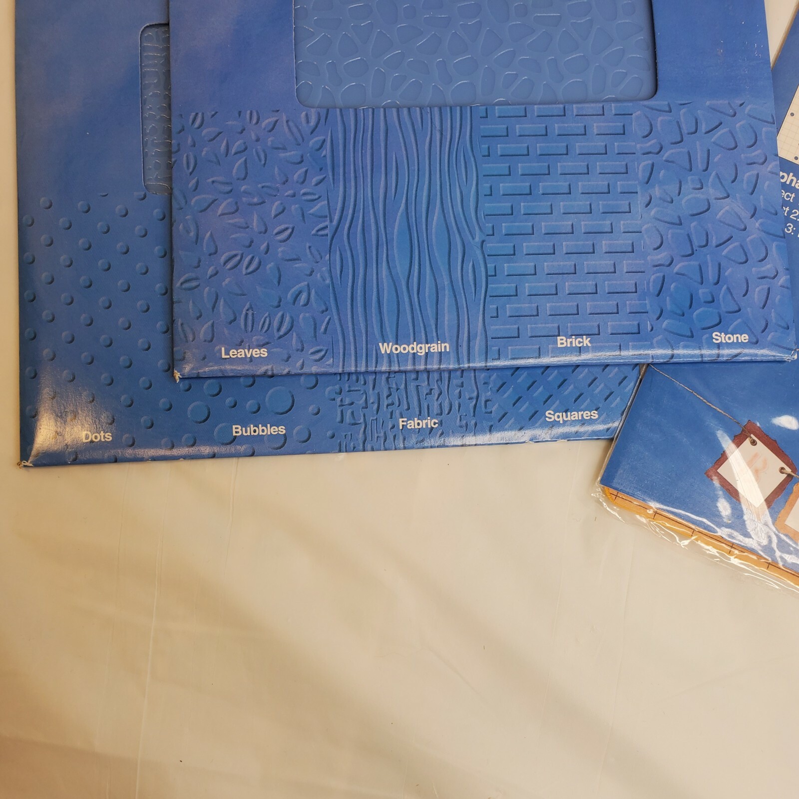 Fiskars SHAPEBOSS 2-2 PK TEXTURE PLATES + Alpha Block Set