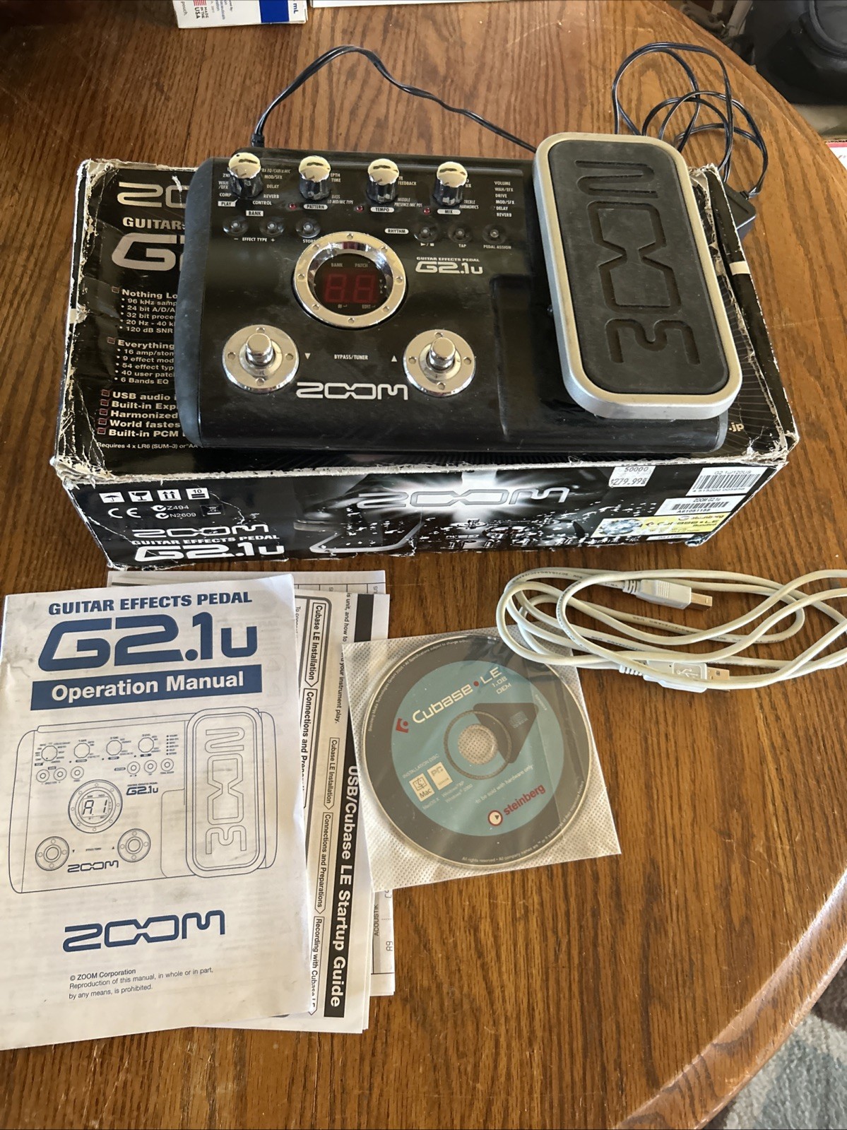 Zoom G2.1u Guitar Multi-Effects Pedal In Box Cd Manual Cords