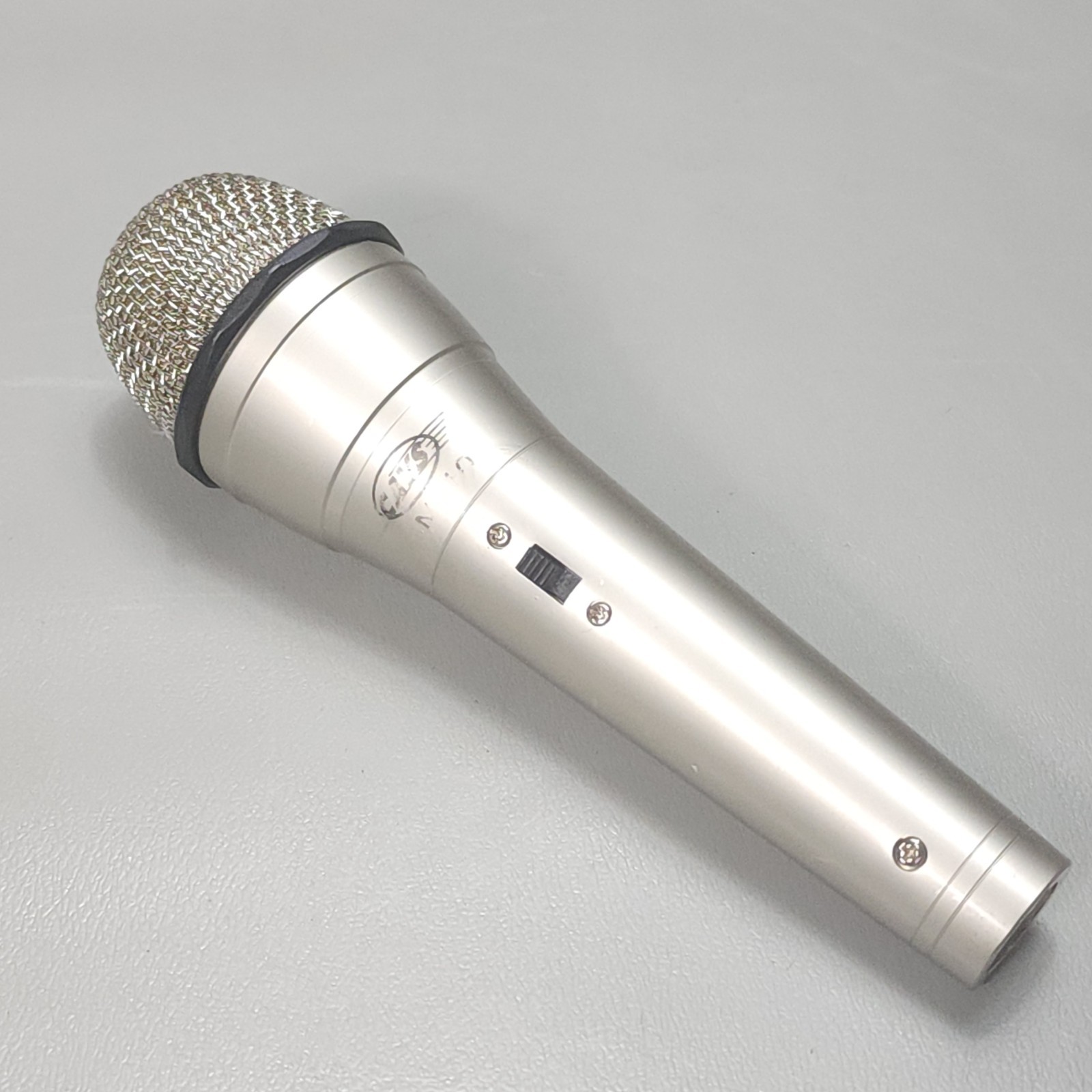 Cavs M-10 Microphone Dynamic Vocal Mic Silver XLR